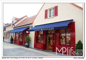 TOMMY HILFIGER店