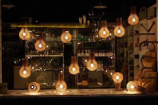 木质吊灯传统时尚 这个来自设计师Barend Hemmes的作品，充满着创意的闪光点